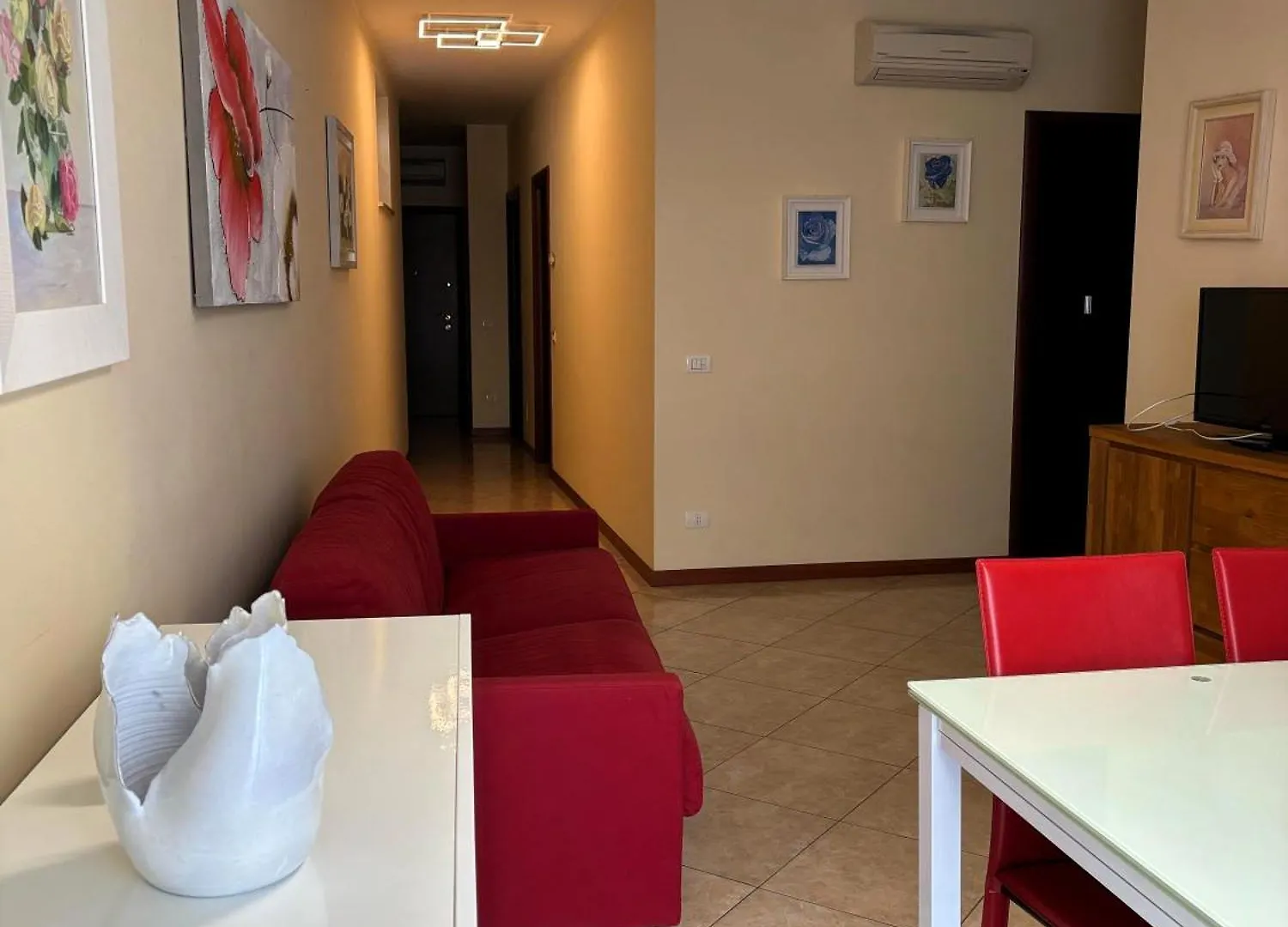 Casa Lungolago Garda  0*, Garda (Verona) Italia