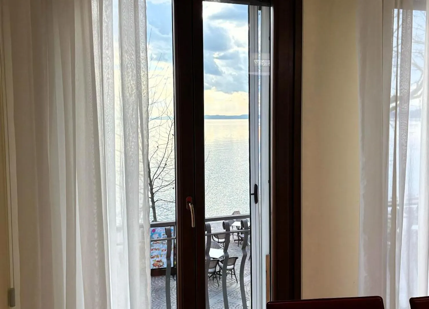 Casa Lungolago Garda  Italia
